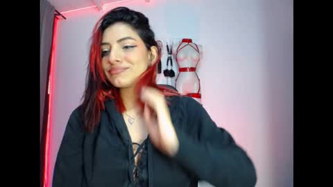 Snapshot of tafitasl4ve chatting on 09/25/25, 01:20 Tafita online show from 09/25/25, 01:20