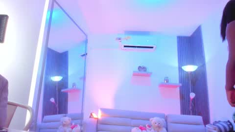 Snapshot of tahiela chatting on 02/04/26, 10:54 Tahiela online show from 02/04/26, 10:54