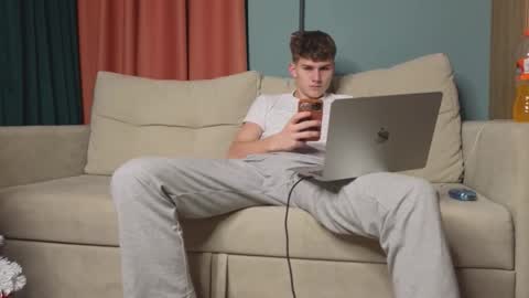 Alex online show from 01/13/26, 06:24