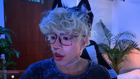 taichi online show from 10/17/25, 01:57