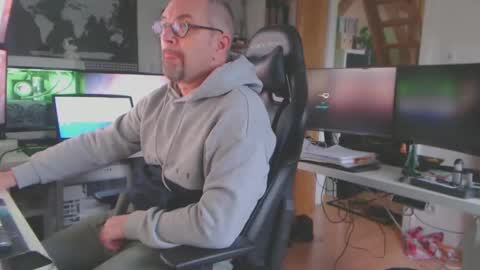 Oliver online show from 01/05/25, 12:53