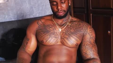 Tairon Tucke online show from 12/18/24, 05:52