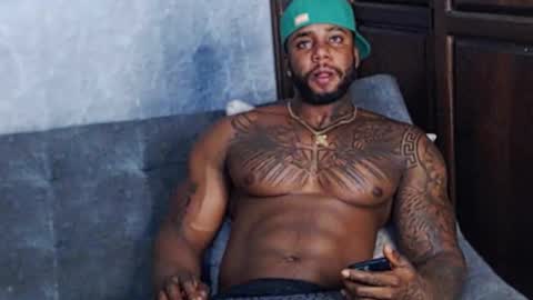 Tairon Tucke online show from 01/08/25, 12:49