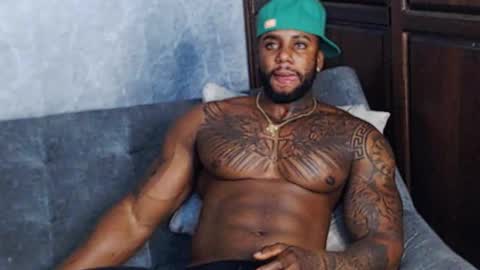 Tairon Tucke online show from 01/08/25, 06:52