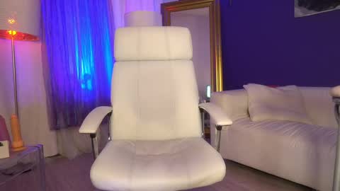 Margo online show from 02/14/25, 11:31