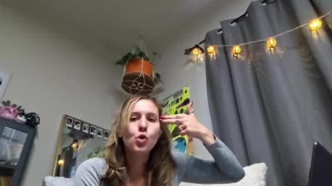 Snapshot of taishabubblebutt chatting on 12/12/24, 06:10 Taishabubblebutt online show from 12/12/24, 06:10