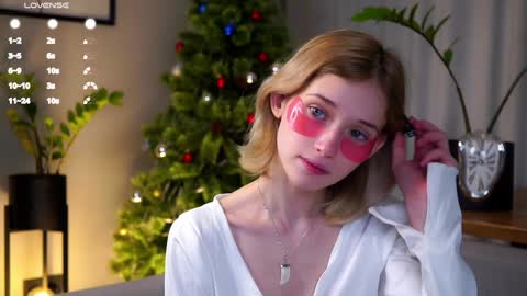 Mia online show from 01/19/25, 01:32