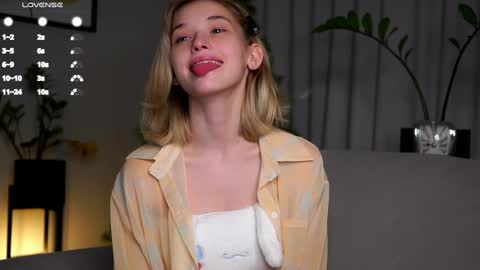 Mia online show from 01/28/25, 01:29