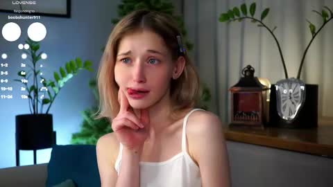 Mia online show from 02/25/25, 12:58