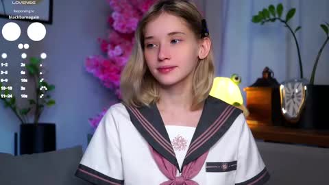 Mia online show from 03/04/25, 02:27