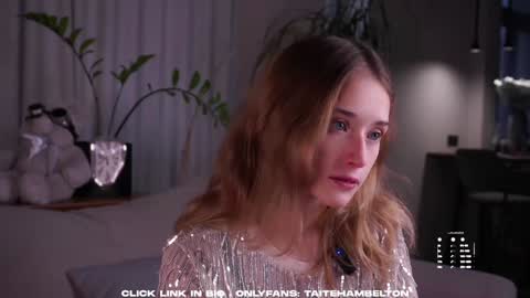 Mia online show from 09/09/25, 01:49