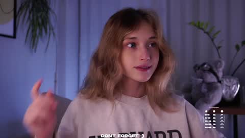 Mia online show from 09/11/25, 01:39