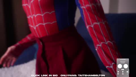 Mia online show from 10/04/25, 02:20