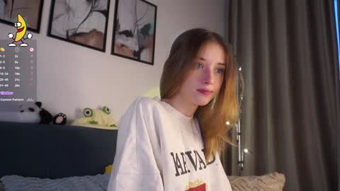 Mia online show from 02/02/26, 01:59