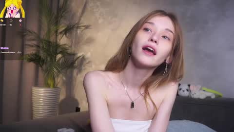 Mia online show from 04/04/26, 01:15