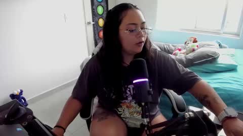 Snapshot of takaragr chatting on 11/13/25, 08:30 kalagr online show from 11/13/25, 08:30