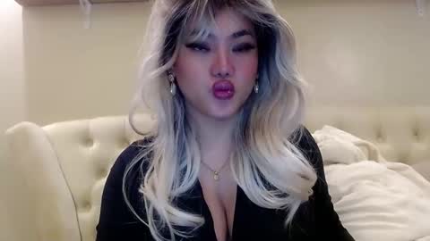 Snapshot of takemeinheaven1 chatting on 02/16/25, 05:04 Lena online show from 02/16/25, 05:04