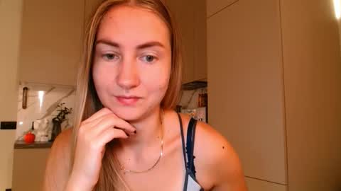  Kira  online show from 10/31/25, 06:14