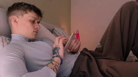 Snapshot of talkinghead7 chatting on 10/13/25, 09:04 Colin online show from 10/13/25, 09:04