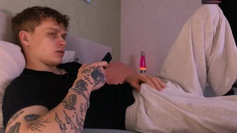 Snapshot of talkinghead7 chatting on 10/28/25, 05:48 Colin online show from 10/28/25, 05:48