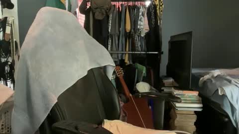 Snapshot of talktomebbzin chatting on 04/13/26, 01:05 mrT online show from 04/13/26, 01:05