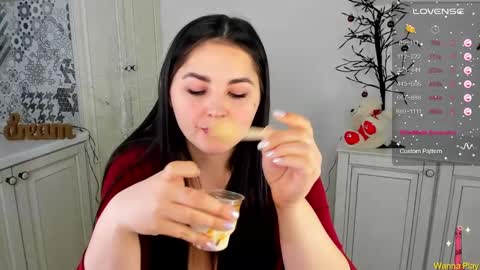 Snapshot of talla_la chatting on 01/18/25, 10:28 Talla online show from 01/18/25, 10:28