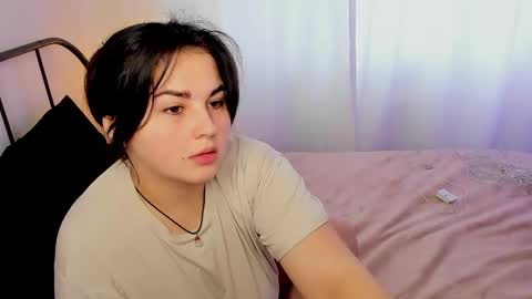 Snapshot of talla_la chatting on 11/17/25, 09:04 Talla online show from 11/17/25, 09:04