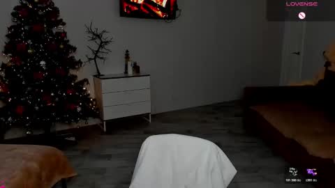 Snapshot of talla_la chatting on 12/22/25, 11:07 Talla online show from 12/22/25, 11:07