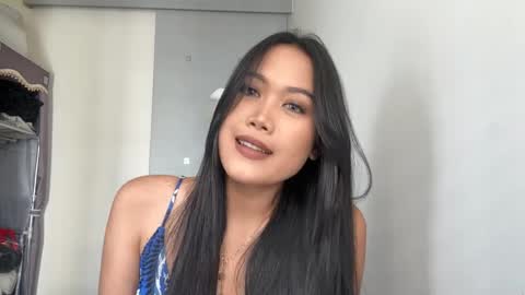 Mia online show from 04/18/26, 05:00