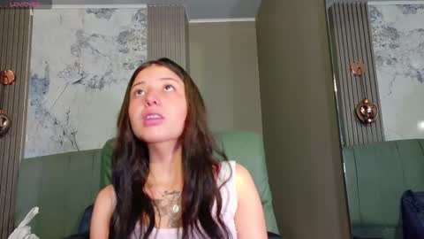 Snapshot of tamara_aa chatting on 11/04/25, 12:10 Tamara online show from 11/04/25, 12:10