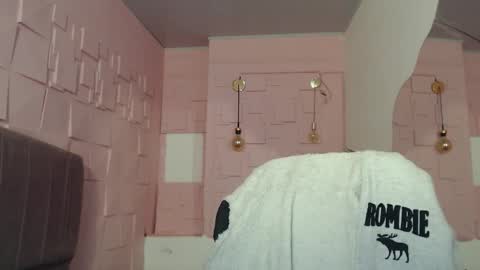 Snapshot of tamara_aa chatting on 11/11/25, 12:32 Tamara online show from 11/11/25, 12:32