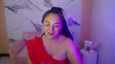 Snapshot of tamara_ch1 chatting on 11/08/25, 03:18 tamara_ch1 online show from 11/08/25, 03:18