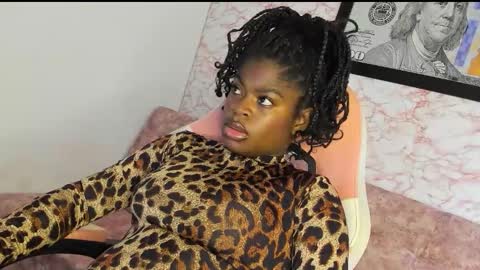 Snapshot of tamara_lubez chatting on 11/04/25, 07:02 tamara_lubez online show from 11/04/25, 07:02