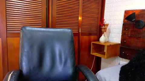    online show from 09/30/25, 09:58