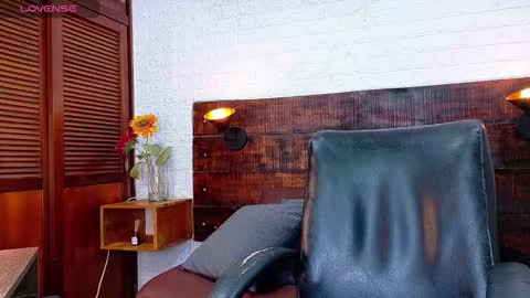    online show from 11/08/25, 10:48