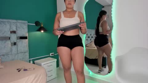 tamaraa online show from 11/11/25, 12:16