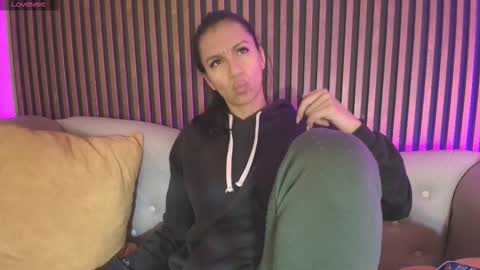 Tamy  online show from 11/30/25, 01:04