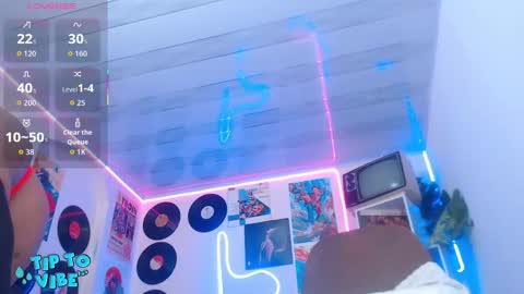 Snapshot of tamarafoxy_ chatting on 09/20/25, 10:38 Tamara online show from 09/20/25, 10:38