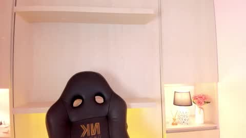 Snapshot of tamarazaki chatting on 11/01/25, 07:38 Tami online show from 11/01/25, 07:38