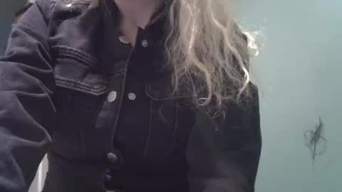 Snapshot of tamesbury chatting on 02/14/26, 01:02 tamesbury online show from 02/14/26, 01:02