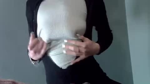 Snapshot of tamesbury chatting on 02/18/26, 11:01 tamesbury online show from 02/18/26, 11:01