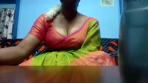 Snapshot of tamilmadhi520 chatting on 02/26/26, 05:45 tamilmadhi520 online show from 02/26/26, 05:45