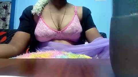 Snapshot of tamilmadhi520 chatting on 05/16/26, 05:45 tamilmadhi520 online show from 05/16/26, 05:45