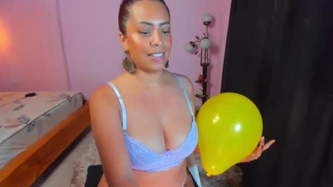 Snapshot of tammy_evans chatting on 12/27/24, 10:48 TAMARA online show from 12/27/24, 10:48