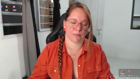 Snapshot of tamy_shine87 chatting on 12/15/25, 11:53 Im Samy online show from 12/15/25, 11:53