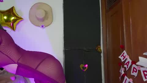 Tamy online show from 09/26/25, 04:27