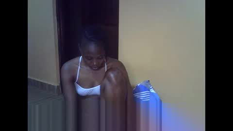 tainaissa online show from 04/11/26, 07:07