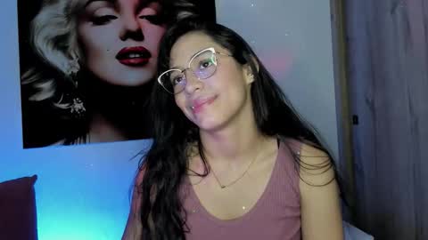 tania06 online show from 10/22/25, 01:22