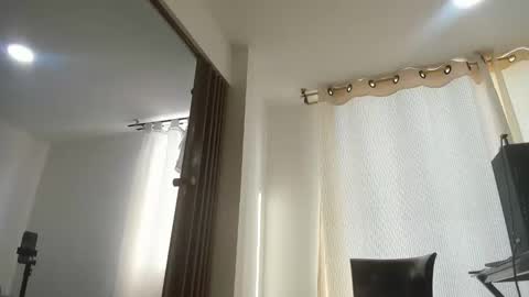 taniabonnet  online show from 03/07/26, 01:08