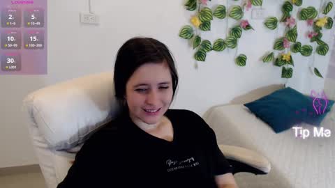 Tania  online show from 11/17/25, 04:57